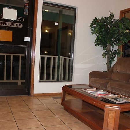 Oak Hill Inn And Suites Tahlequah Екстериор снимка