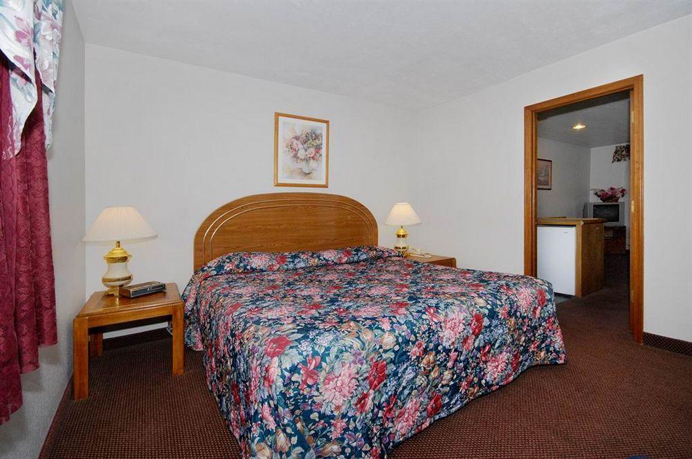 Oak Hill Inn And Suites Tahlequah Екстериор снимка