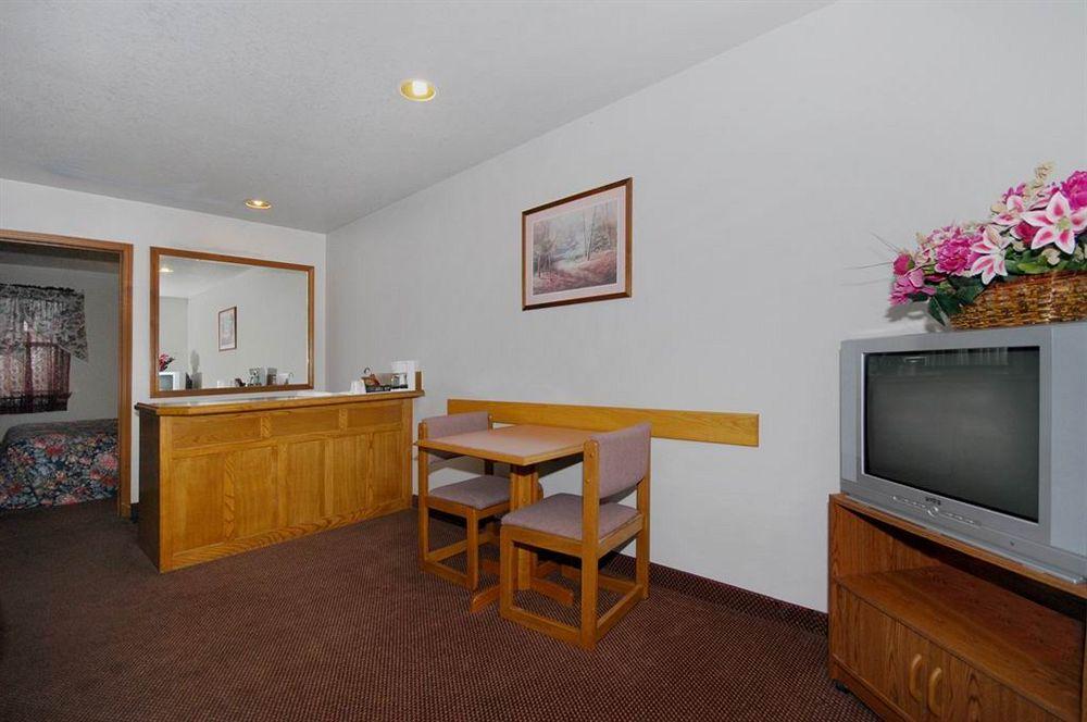 Oak Hill Inn And Suites Tahlequah Екстериор снимка
