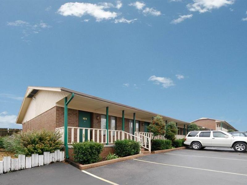 Oak Hill Inn And Suites Tahlequah Екстериор снимка