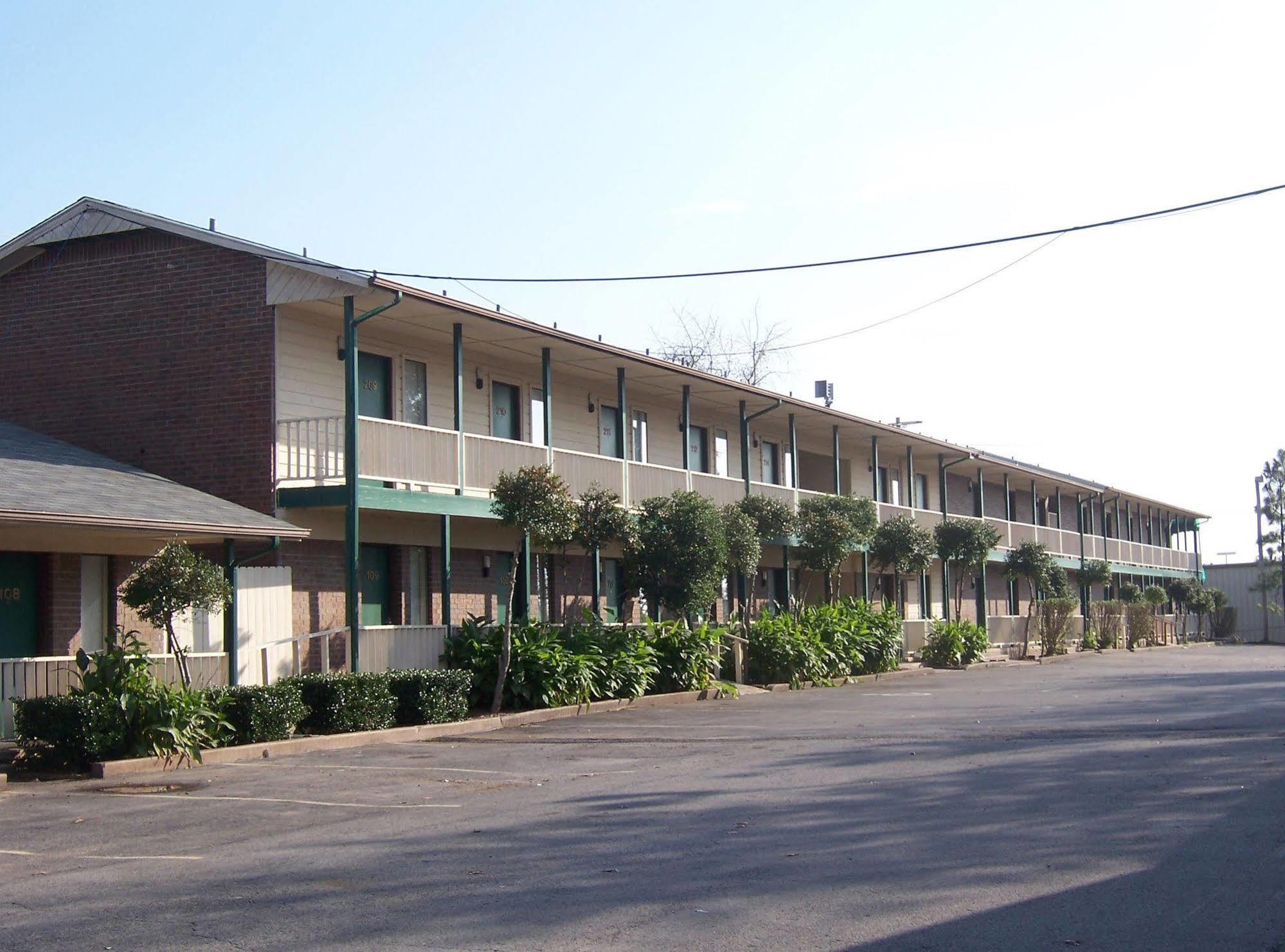 Oak Hill Inn And Suites Tahlequah Екстериор снимка